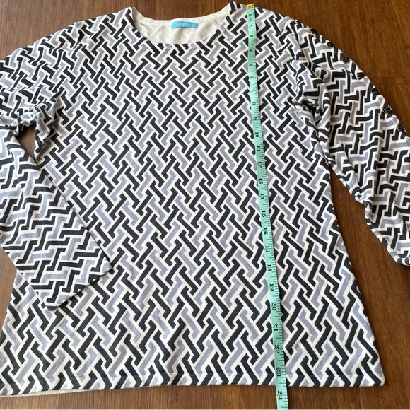 SOLD J. McLaughlin Sweater Womens Small White Blue Geometric Pattern Button Pul - Picture 6 of 10